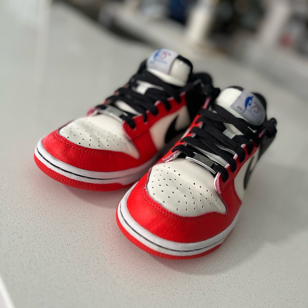 Nike Dunk 75th Anniversary Red / White Shoe Chicago 6 youth - Picture 7 of 9
